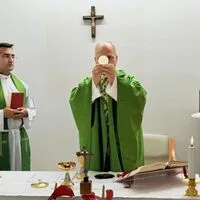 Papst hält Messe im Gemelli-Spital