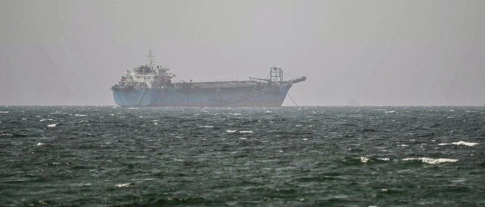 In der Straße von Hormuz steht ein Tanker in Flammen (Sujetbild)