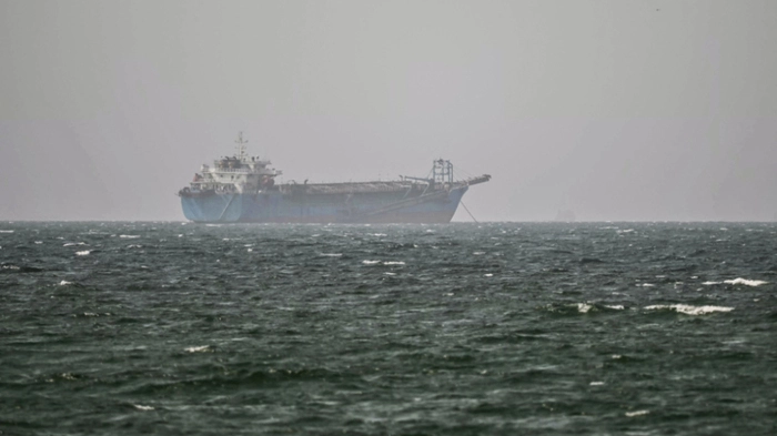 In der Straße von Hormuz steht ein Tanker in Flammen (Sujetbild)