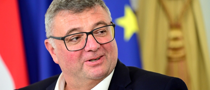 Leichtfried bei einer Pressekonferenz im Sommer