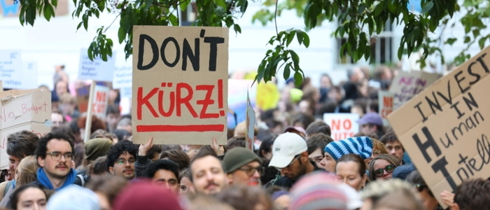 Demonstriert wird für mehr Budget