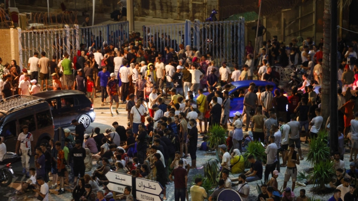 Hunderte gelangten am Donnerstag in Exklave Ceuta