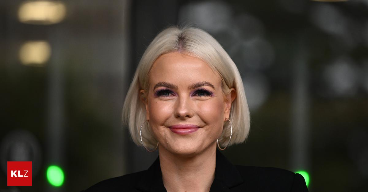 Große Brüste, bauchfreies Top: Sexismus-Vorwurf: Empörung über ... Große Brüste, bauchfreies Top: Sexismus-Vorwurf: Empörung über ...