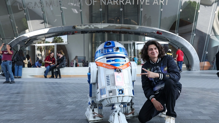 Publikumsliebling R2-D2 empfing die Besucher vor dem Eingang des Museums