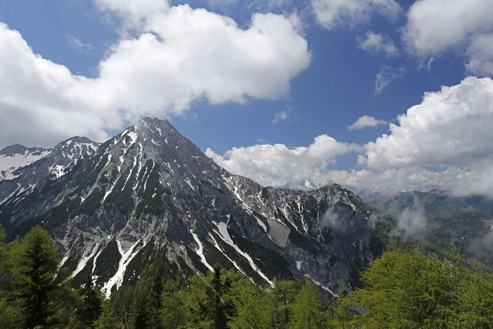 Blick von der Ferlacher Spitze zum Mittagskogel
