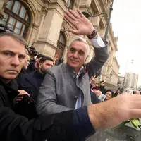 2025 gab es wegen des Vorwurfs des Staatsstreichs bereits in erster Instanz einen Prozess gegen Călin Georgescu. Seit diesem Montag wird der Fall nun vor dem Berufungsgericht in Bukarest verhandelt.