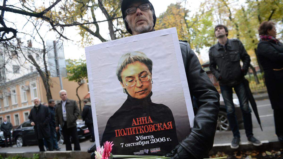 Anna Politkowskaja wurde 2006 vor ihrer Wohnung in Moskau erschossen, sie hatte sich als Kritikerin der Kriege in Tschetschenien einen Namen gemacht
