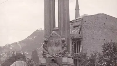 Das Denkmal vor der Demontage im Jahr 1919 