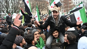Nach dem Sturz von Assad feierten zehntausende Flüchtlinge in Österreich und Deutschland auf den Straßen
