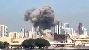 Iranische Raketen schlagen auf der US-Basis in Bahrain ein. Die Revolutionsgarden kündigten nach Beginn des US-Angriffs umfassende Vergeltungsmaßnahmen an