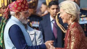 Indiens Premier Narendra Modi und EU-Kommissionspräsidentin Ursula von der Leyen bei den Feierlichkeiten zur Republiksgründung