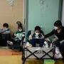 Kinder in einem chinesischen Spital | Vor allem Kinder sind von den Lungenentzündungen in Nordchina betroffen.
