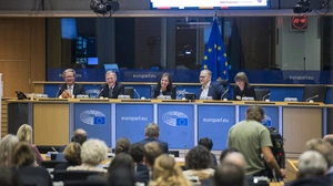 Im großen Saal | Präsentation im vollen Saal mit den Landeshauptleuten der Steiermark und Oberösterreichs