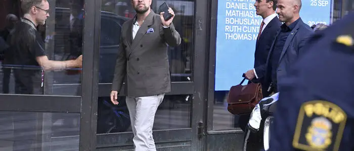 Åkesson denkt in langen Zeithorizonten. Seit zwei Jahrzehnten führt er die Schwedendemokraten. Das Amt des Premiers strebt er 2030 oder später an. Und auf dem Weg dorthin kommt er voran. Peu à peu.