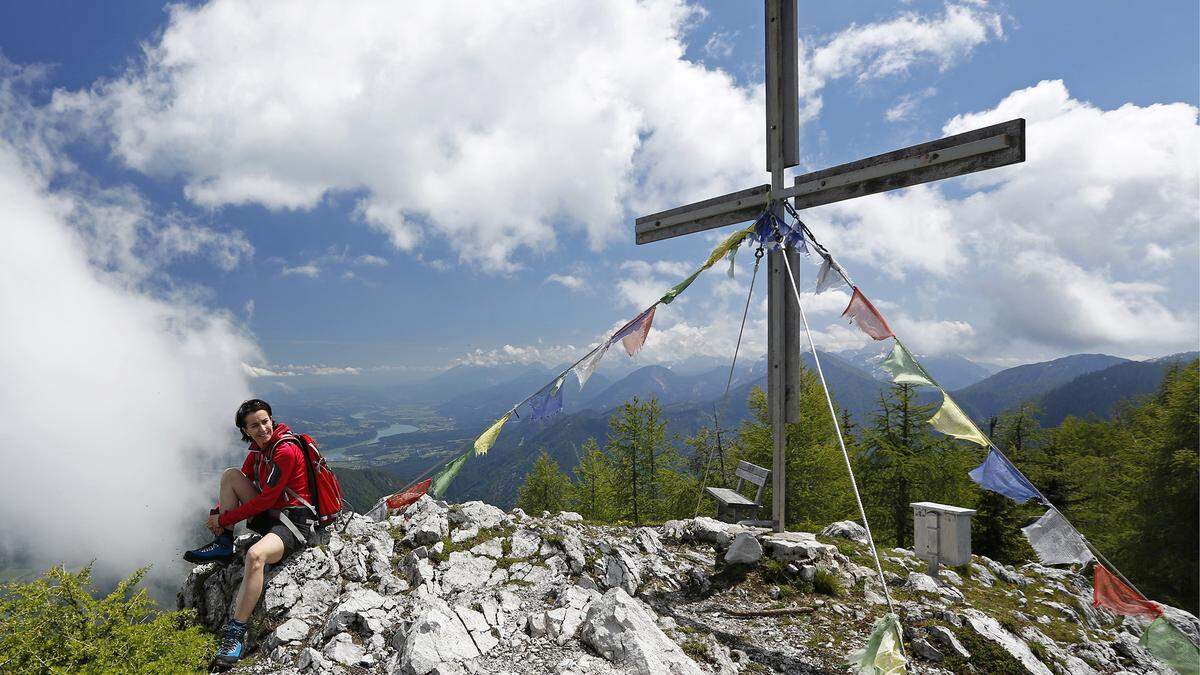 Bereits nach einer knappen Stunde ist der schöne Aussichtspunkt am Ferlacher Spitz erreicht