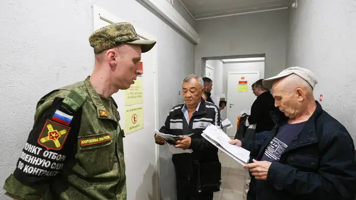 Kommt es zu einer neuen Mobilisierung? Putin dementiert vehement, doch die Gerüchte gehen um und viele Russen wollen weg sein, bevor es zu spät ist.