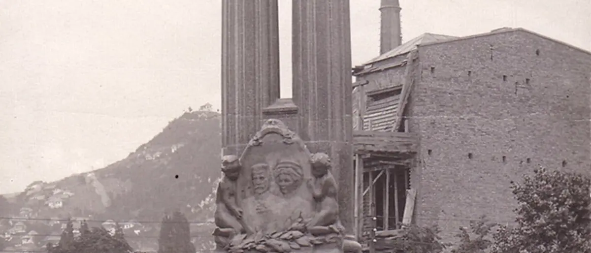 Das Denkmal vor der Demontage im Jahr 1919 