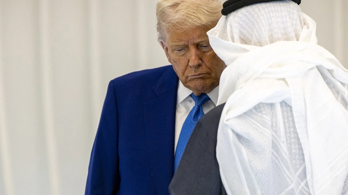  Im Frühjahr 2025 tourte Trump durch die arabische Welt. Damals ging es den arabischen Herrschern vor allem um die Gunst des US-Präsidenten