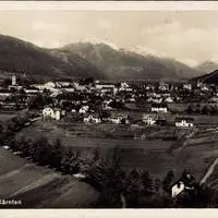 Das Ehepaar Hauptmann war gegen Ende des Zweiten Weltkriegs von Slowenien nach Österreich geflüchte. In Spittal an der Drau bauten sie sich ein neues Leben auf. Hier eine Ansicht der Statd aus dem Jahr 1935.