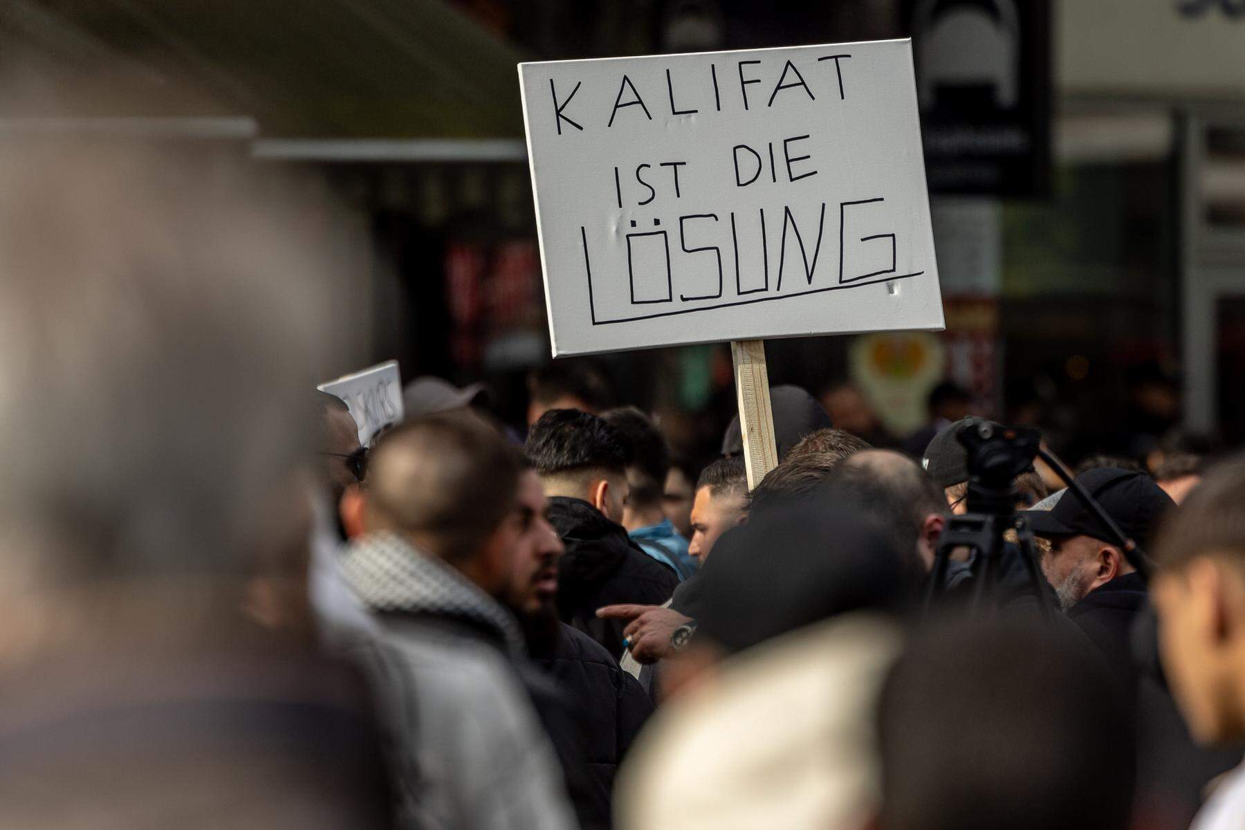Denkzettel: Islamisten-Demo in Hamburg: Die Sedierung des Kalifats