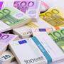 Mehrere Bündel Euroscheine.  | Wer hat gewonnen? Jetzt auf alle Fälle die Staatskassa …