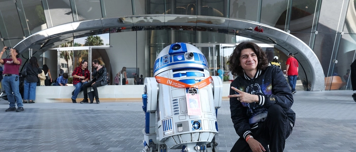 Publikumsliebling R2-D2 empfing die Besucher vor dem Eingang des Museums