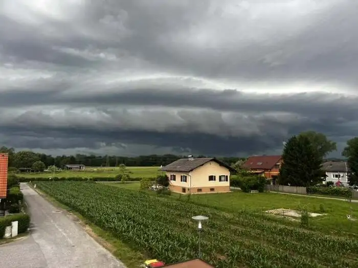 Das war die Aussicht von Fernitz um 18:45 Uhr.