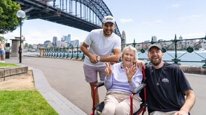 102-Jährige auf sieben Kontinenten | Dorothy Smith mit Ammar Kandil und Staffan Taylor