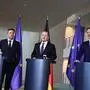 Bundeskanzler Olaf Scholz, Bundesfinanzminister Christian Lindner und Bundeswirtschaftsminister Robert Habeck geben ein gemeinsamen Statement im Kanzleramt am 13. Dezember 2023. Hausaltstreit in der Bundesregierung *** Federal Chancellor Olaf Scholz, Federal Finance Minister Christian Lindner and Federal Economics Minister Robert Habeck make a joint statement in the Chancellery on December 13, 2023 Household dispute in the Federal Government