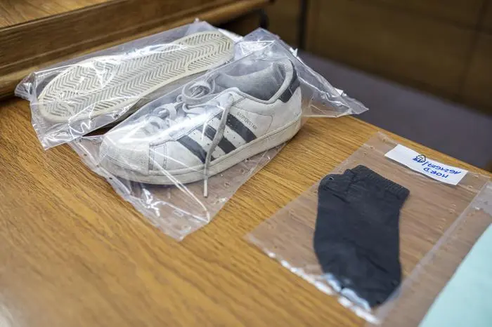 Familienvater Thomas (alle Namen geändert) führt ein kompliziertes Doppelleben. Christine, eine seiner Affären, wird schwanger und will das Kind gegen seinen Willen bekommen. Thomas geht zum Äußersten, damit sein Kartenhaus nicht einstürzt.