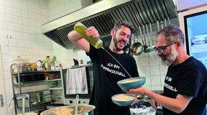 Kreative Freundschaft über alle Grenzen: der jüdische Israeli Oz Ben David (links) und der israelische Palästinenser Jalil Debit vom Berliner Restaurant „Kanaan“