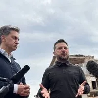 Selenskyj mit dem britischen Außenminister Miliband