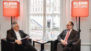 Außenminister Alexander Schallenberg beim Salon der Kleinen Zeitung mit Chefredakteur Hubert Patterer