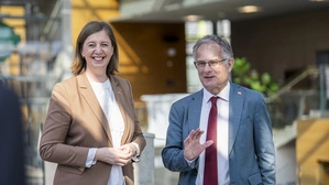 Minister und Staatssekretärin: Markus Marterbauer (SPÖ) und Barbara Eibinger-Miedl (ÖVP)
