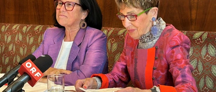 Birgit Gerstdorfer vom SPÖ-Pensionistenverband und Ingrid Korosec vom ÖVP-Seniorenbund