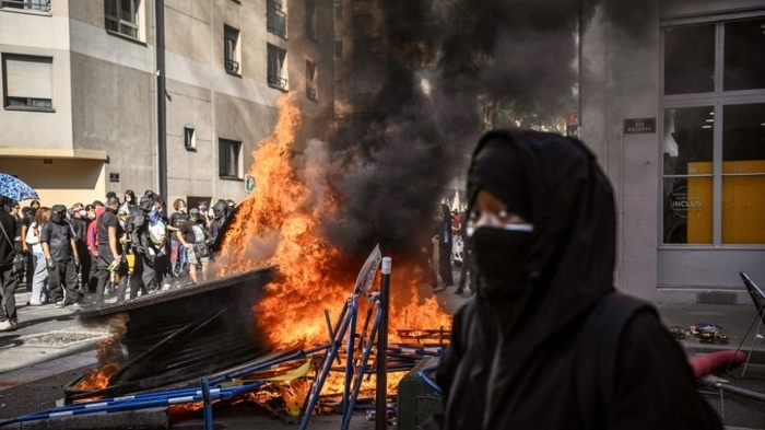 Die Schülerproteste in Frankreich arten immer mehr in Gewalt aus