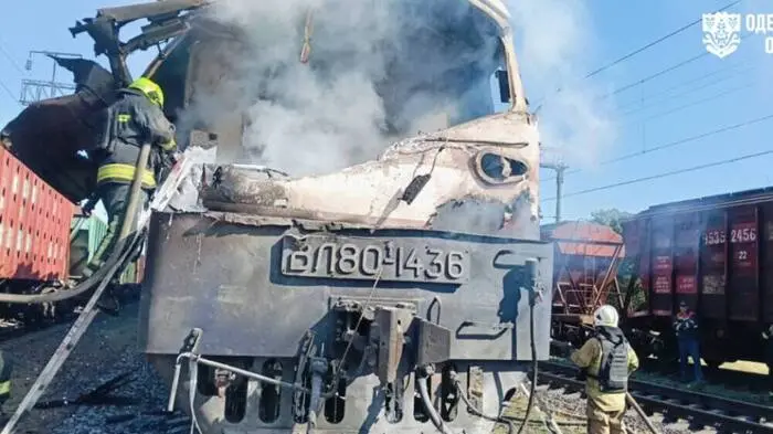 Feuer und Zerstörung an ukrainischem Zug