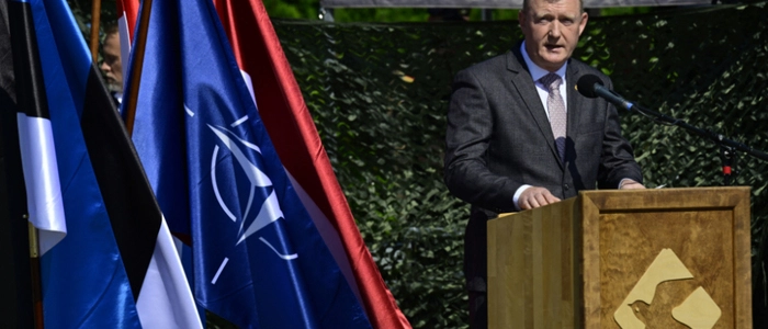 Lettlands Verteidigungsminister Melnis bei einem NATO-Treffen