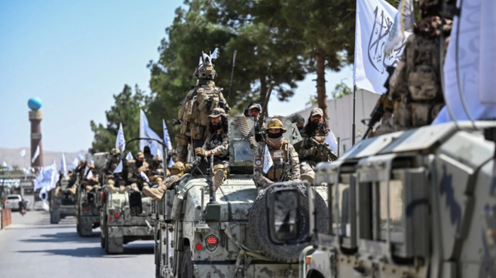 Parade von Taliban-Sicherheitskräften in Kabul