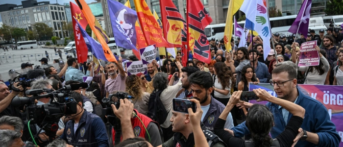 Die Gewalt gegen die Freiheit in der Türkei nimmt zu