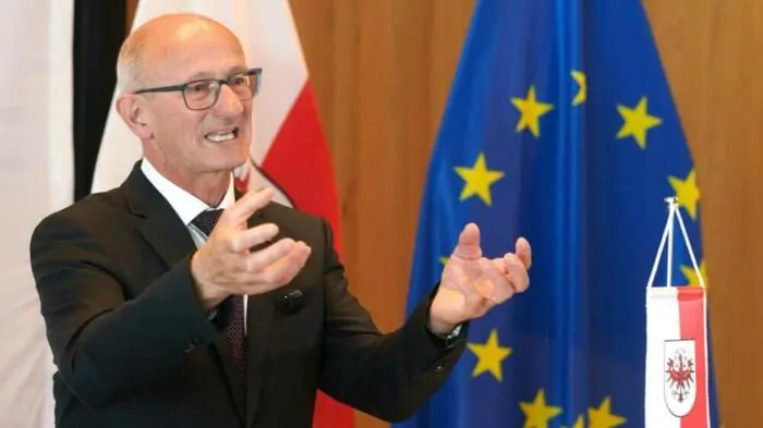 Tirols Landeshauptmann Anton Mattle (ÖVP) im Rahmen einer Pressekonferenz zum Thema "Übernahme Vorsitz Landeshauptleute-Konferenz" am Freitag, 3. Juli 2026 in Vandans.