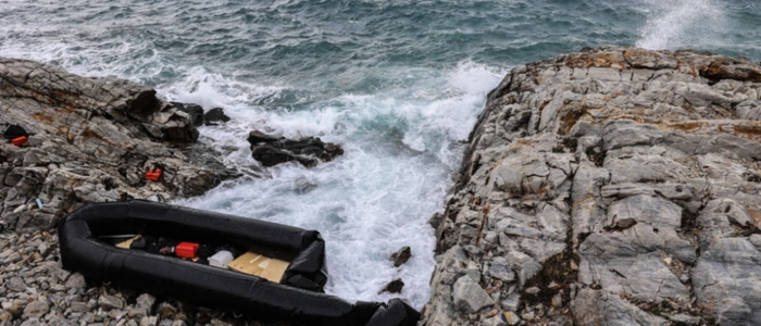 Flüchtlingsboot kollidierte mit Schiff der Küstenwache (Symbolbild)