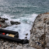 Flüchtlingsboot kollidierte mit Schiff der Küstenwache (Symbolbild)