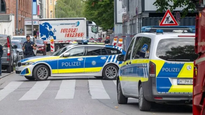 Die Polizei riegelte unweit des Ostbahnhofs eine Straße ab