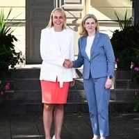 Finnish Foreign Minister Elina Valtonen (L) and Austria's Foreign Minister Beate Meinl-Reisinger shake hands as they meet in Helsinki, Finland, on August 19, 2026. (Photo by Markku Ulander / Lehtikuva / AFP) / Finland OUT