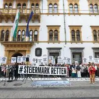 Die Initiative „Steiermark retten“ soll breiten Widerstand gegen die Kürzungen auf die Straße bringen. KPÖ und Grüne vernetzen die Kritiker, um Schwung aufzunehmen