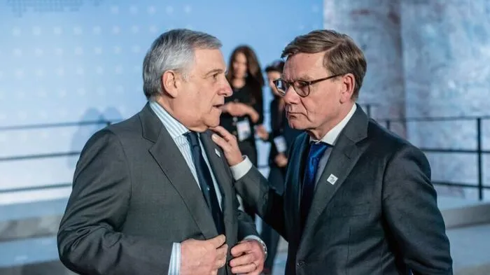 Wadephul und Tajani im Gespräch (Archivbild)