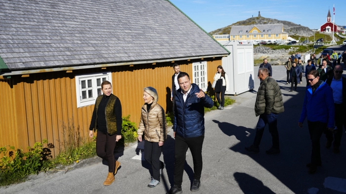 European Commission President Ursula von der Leyen (C), Greenland's Prime Minister Jens-Frederik Nielsen (R) and Denmark's Prime Minister Mette Frederiksen (L) walk in Nuuk, on September 6, 2026. (Photo by Mads Claus Rasmussen / Ritzau Scanpix / AFP) / Denmark OUT