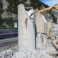 Auf dem 130 Jahre alten Werksgelände der Firmen Alpacem und Intercal wurden in den letzten Wochen auch die Silos abgerissen