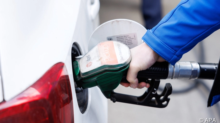 Illustration zu den Themen Tankstelle / Tanken / Zapfhan / Zapfsäule / Sprit / Spritpreis / Benzin / Diesel / Energie / Teuerung. Im Bild: Ein Zapfhahn aufgenommen an einer Tankstelle am Sonntag, 22. März 2026 in Wien.
